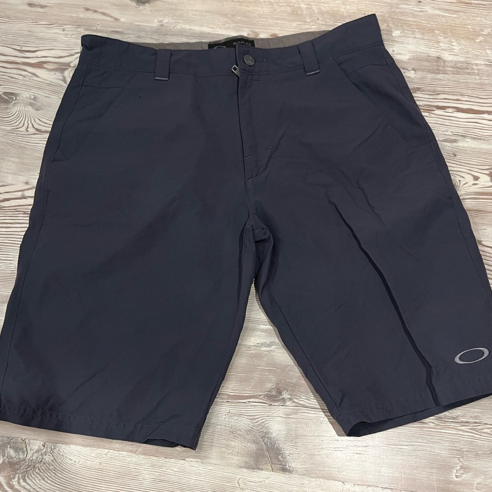 Oakley dark grey golf shorts
